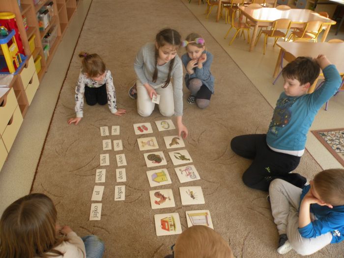 Zajęcia z zakresu efektywnego uczenia się dla dzieci starszych w zakresie kształtowania gotowości do nauki czytania i pisania.